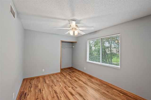 5670 Twin Circle Drive, Pleasant Hill, IA 50327