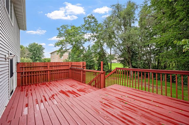 5670 Twin Circle Drive, Pleasant Hill, IA 50327