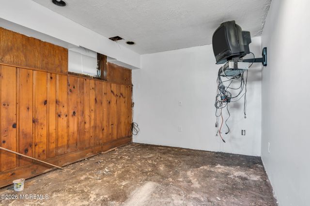 6 Webster Avenue, Kearny, NJ 07032