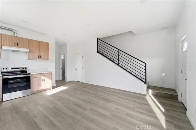 9709 Willis, North Hills, CA 91343