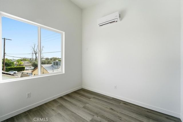 9709 Willis, North Hills, CA 91343