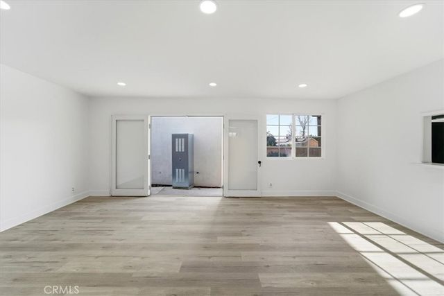 9709 Willis, North Hills, CA 91343