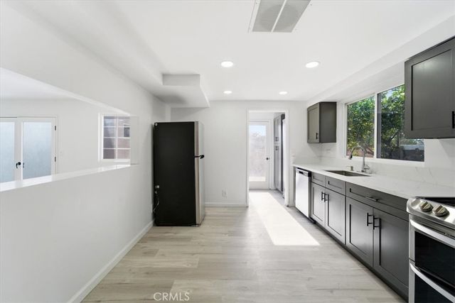 9709 Willis, North Hills, CA 91343