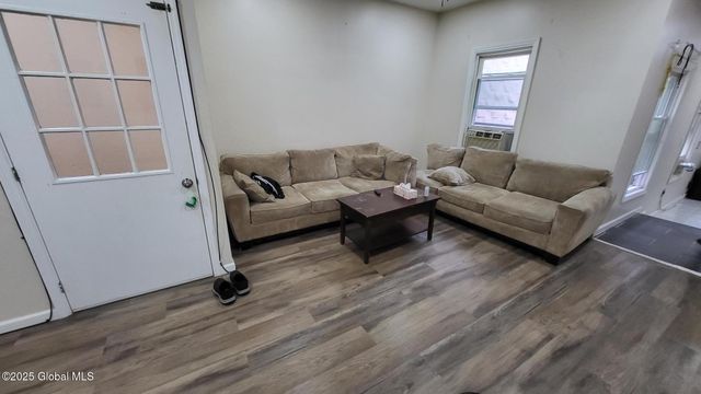 15 Walter Street, Albany, NY 12204