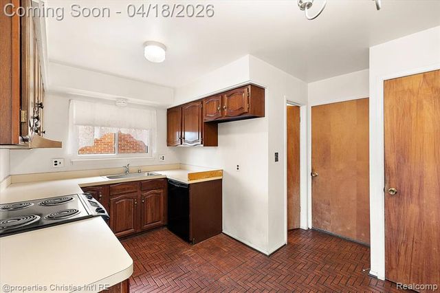 37935 Donald Street, Livonia, MI 48154