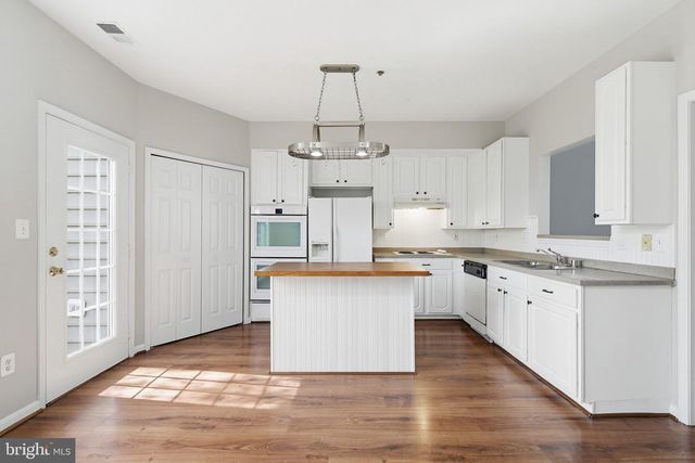86 HARBOUR HEIGHTS DR, Annapolis, MD 21401