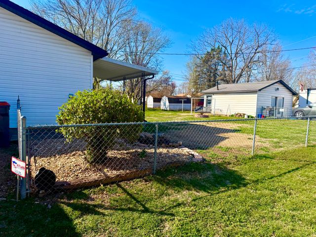 1311 N Dawn Avenue, Springfield, MO 65803