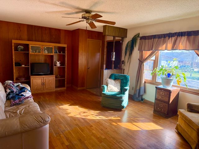 1311 N Dawn Avenue, Springfield, MO 65803