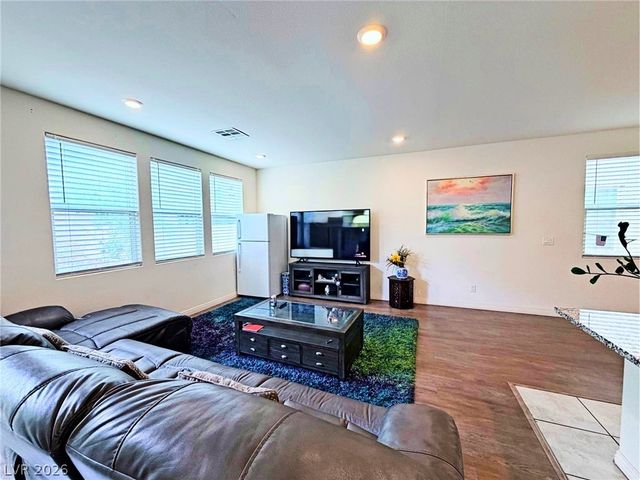 5357 Stonara Street, Las Vegas, NV 89113