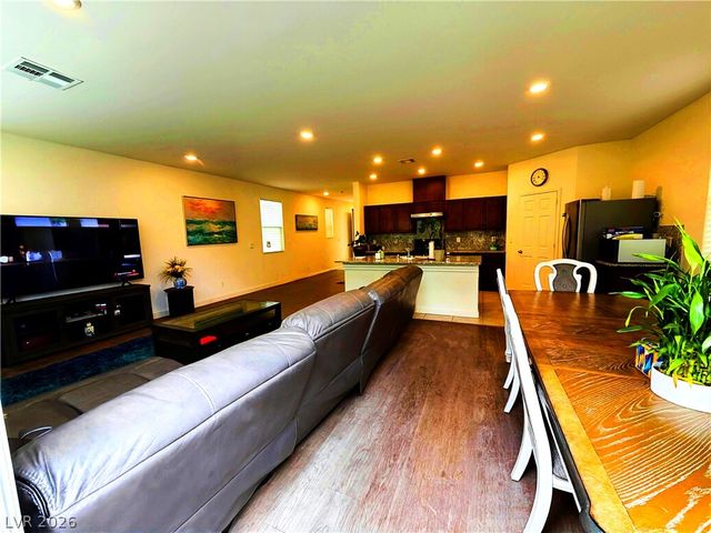 5357 Stonara Street, Las Vegas, NV 89113