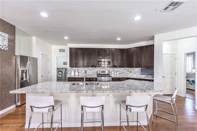 10939 Castle Fountain Street, Las Vegas, NV 89141