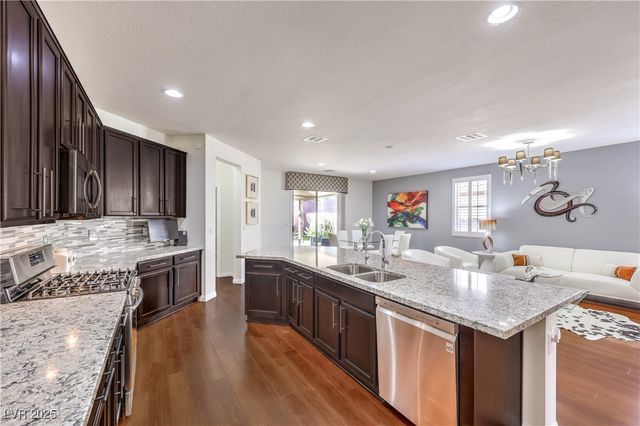 10939 Castle Fountain Street, Las Vegas, NV 89141