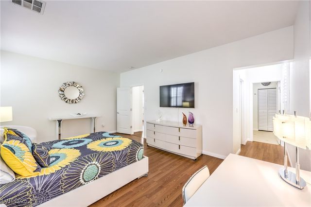 10939 Castle Fountain Street, Las Vegas, NV 89141