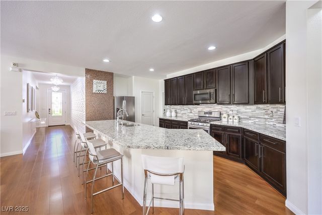 10939 Castle Fountain Street, Las Vegas, NV 89141