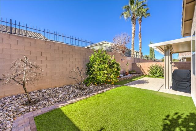 10939 Castle Fountain Street, Las Vegas, NV 89141