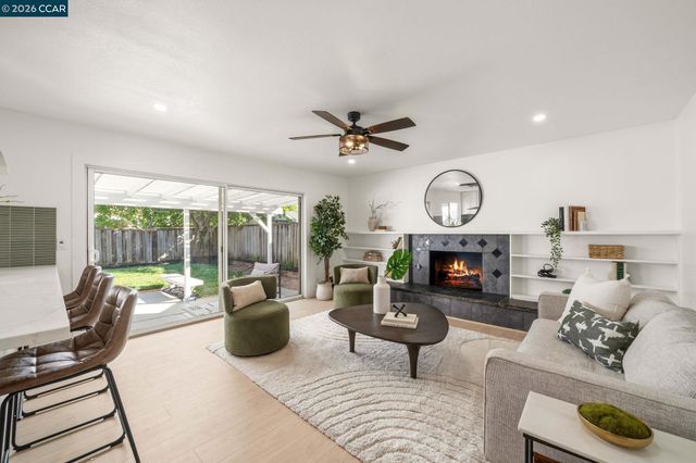 1948 Risdon Rd, Concord, CA 94518