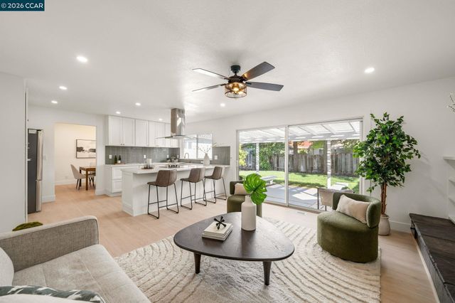 1948 Risdon Rd, Concord, CA 94518