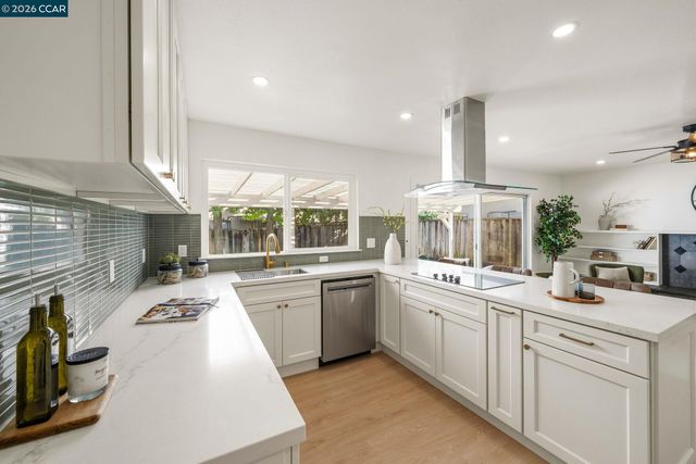 1948 Risdon Rd, Concord, CA 94518