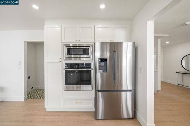1948 Risdon Rd, Concord, CA 94518