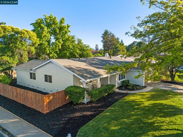 1948 Risdon Rd, Concord, CA 94518