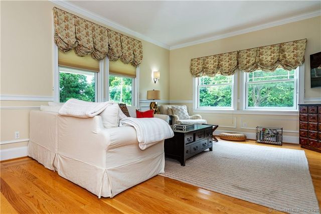 7 Gibson Avenue, Narragansett, RI 02882