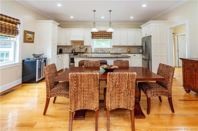 7 Gibson Avenue, Narragansett, RI 02882