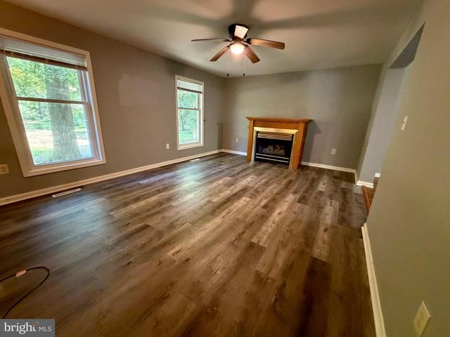 1270 TONGUE COVE DR, Lusby, MD 20657