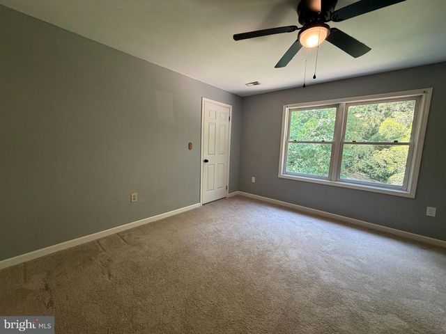 1270 TONGUE COVE DR, Lusby, MD 20657