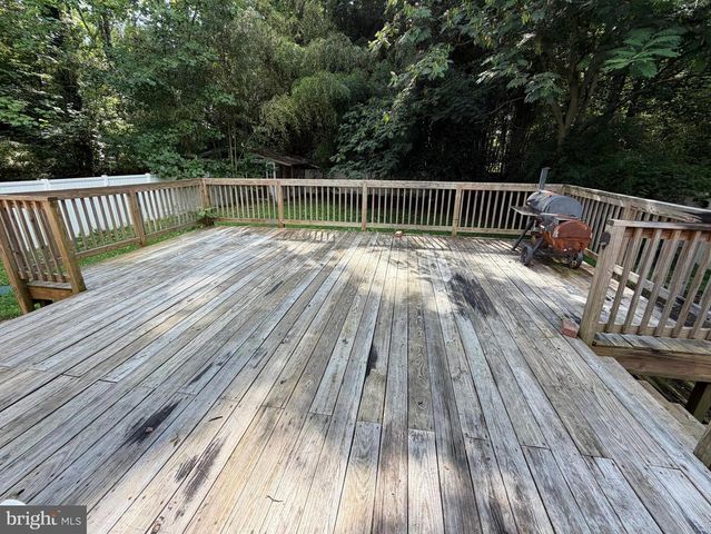 1270 TONGUE COVE DR, Lusby, MD 20657
