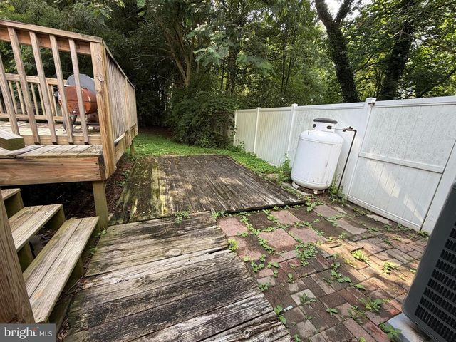 1270 TONGUE COVE DR, Lusby, MD 20657