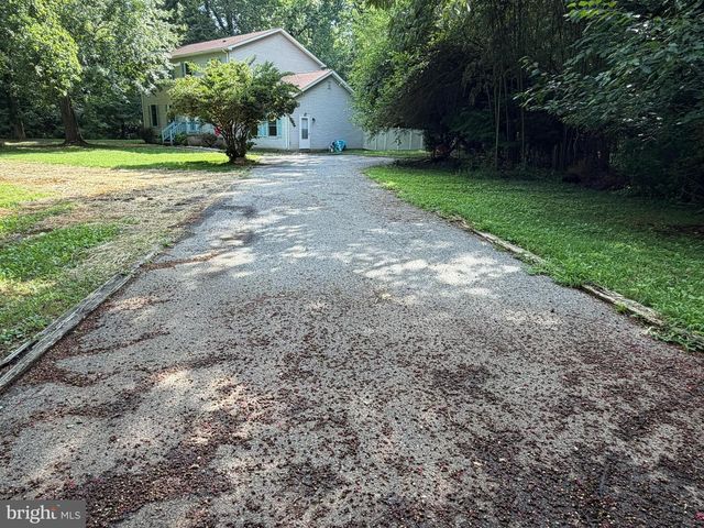 1270 TONGUE COVE DR, Lusby, MD 20657