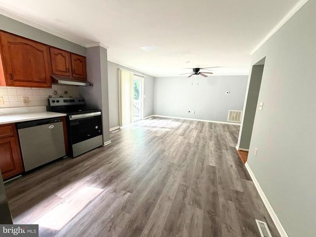 1270 TONGUE COVE DR, Lusby, MD 20657
