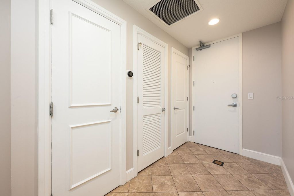 Image 16 of property listing at 101 S EOLA DRIVE 710, Orlando, FL 32801