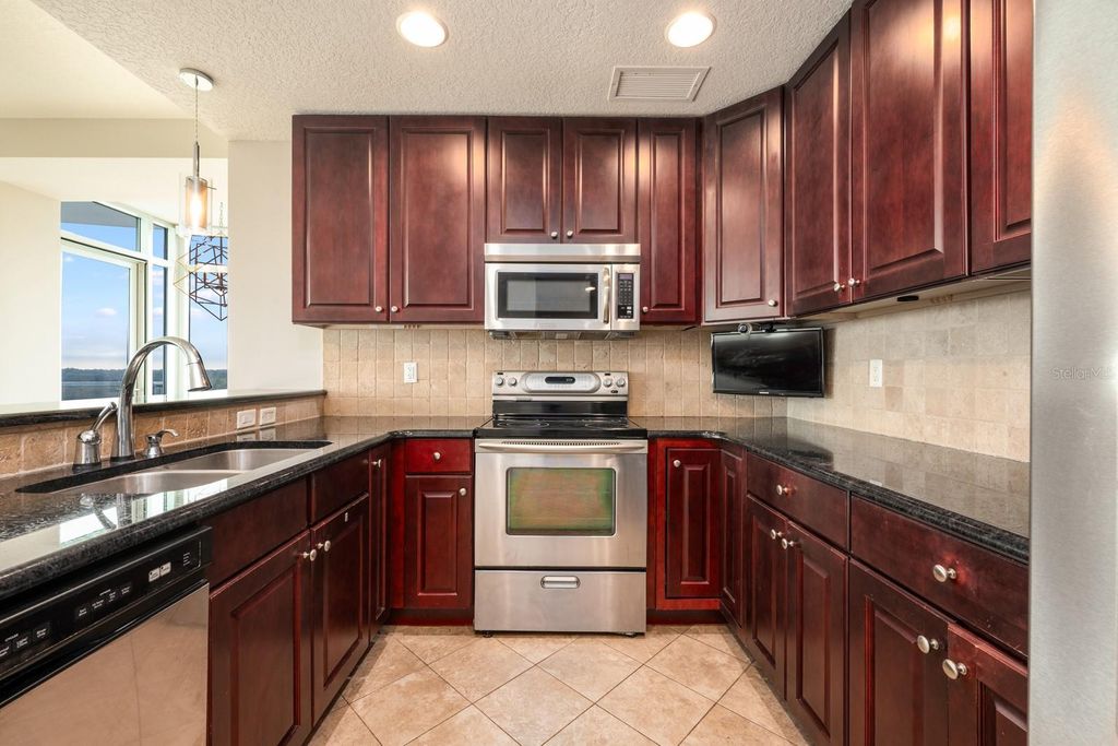 Image 9 of property listing at 101 S EOLA DRIVE 710, Orlando, FL 32801