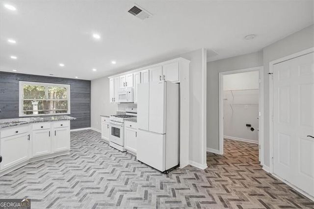 295 Glenn Eagles Way, Hiram, GA 30141