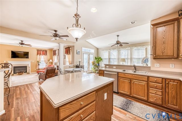 237 Ashbury Hills Dr, Richmond, VA 23227