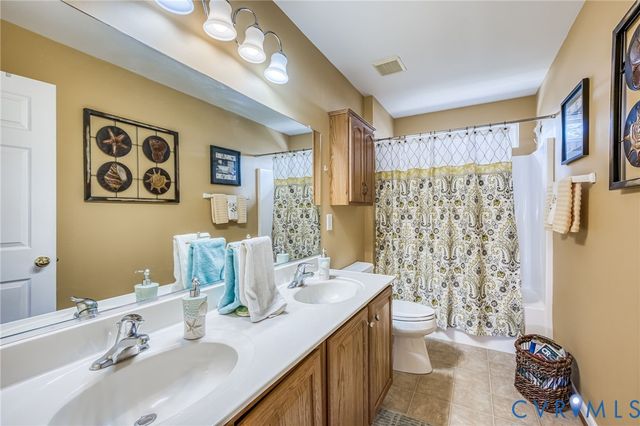 237 Ashbury Hills Dr, Richmond, VA 23227