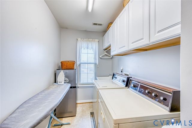 237 Ashbury Hills Dr, Richmond, VA 23227