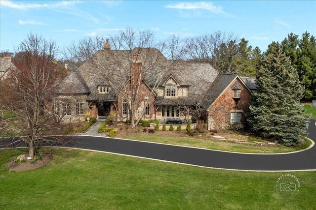 36W442 Hunters Gate Road, St. Charles, IL 60175