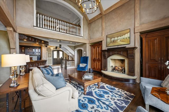 36W442 Hunters Gate Road, St. Charles, IL 60175