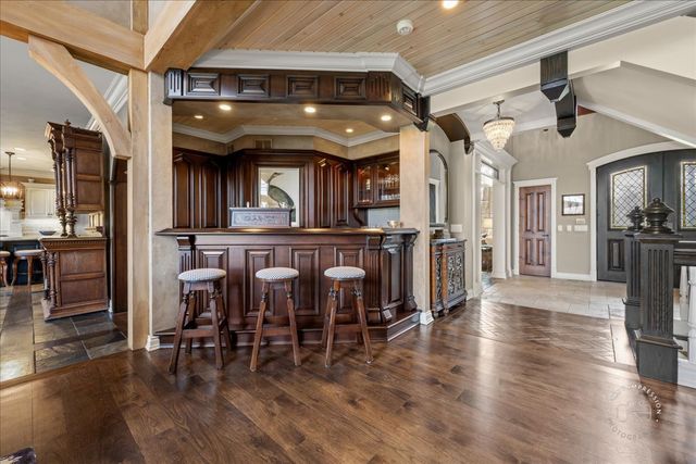 36W442 Hunters Gate Road, St. Charles, IL 60175