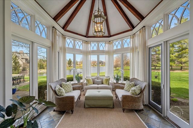 36W442 Hunters Gate Road, St. Charles, IL 60175