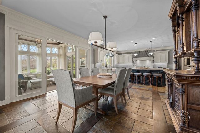 36W442 Hunters Gate Road, St. Charles, IL 60175