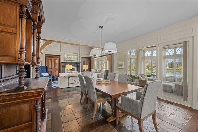 36W442 Hunters Gate Road, St. Charles, IL 60175