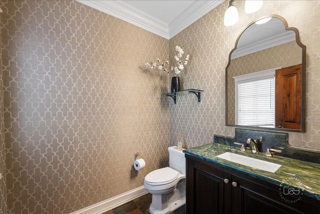 36W442 Hunters Gate Road, St. Charles, IL 60175