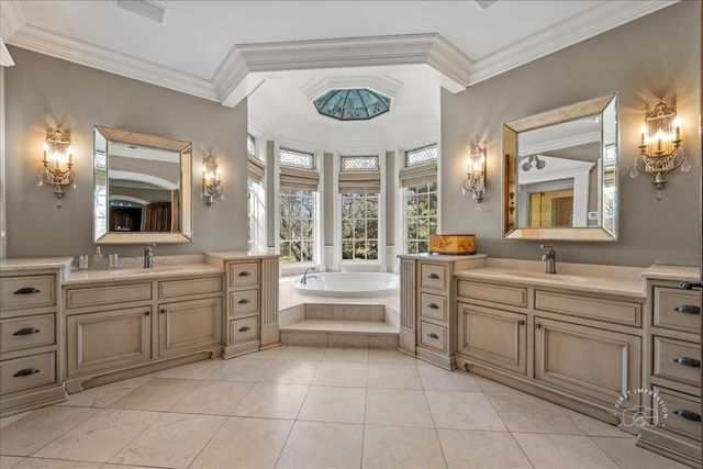 36W442 Hunters Gate Road, St. Charles, IL 60175