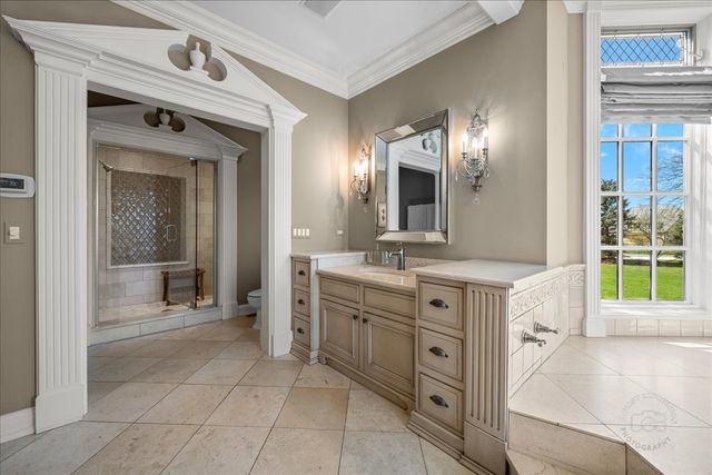 36W442 Hunters Gate Road, St. Charles, IL 60175