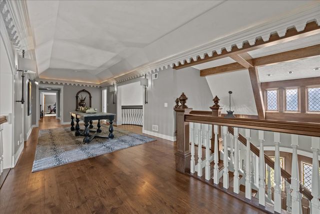 36W442 Hunters Gate Road, St. Charles, IL 60175