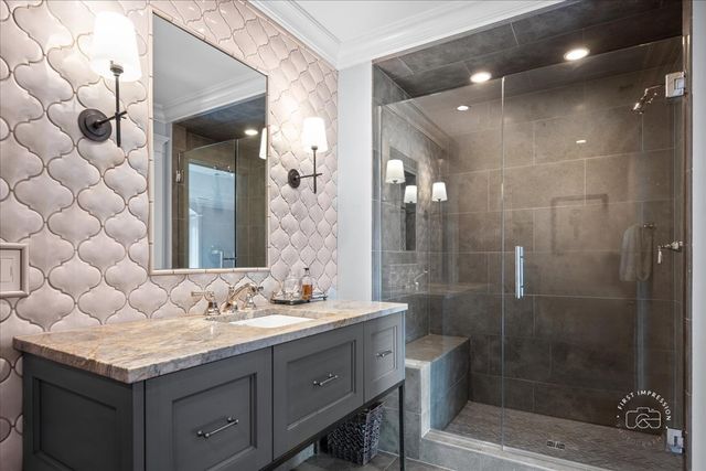 36W442 Hunters Gate Road, St. Charles, IL 60175