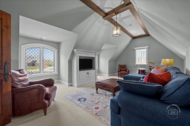 36W442 Hunters Gate Road, St. Charles, IL 60175